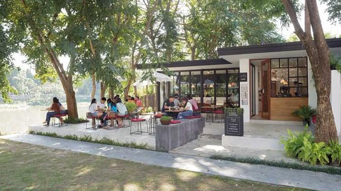 Dibuka Kafe Outdoor