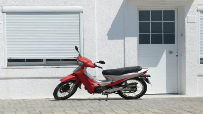 Hindari Parkir di Tempat Terbuka