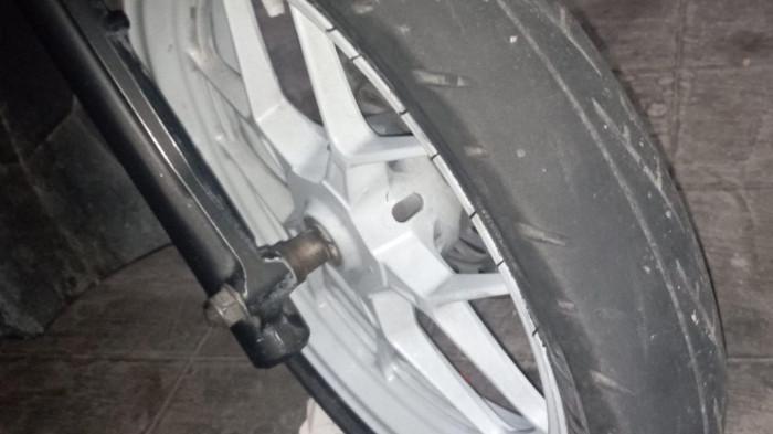 Ilustrasi ban botak. (kompas.com)