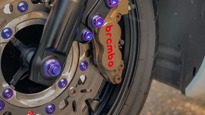 Ilustrasi rem motor ABS yang telah dimodifikasi menggunakan part aftermarket. (gridoto.com)