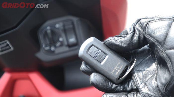 Ilustrasi remote keyless motor matic. (gridoto.com)
