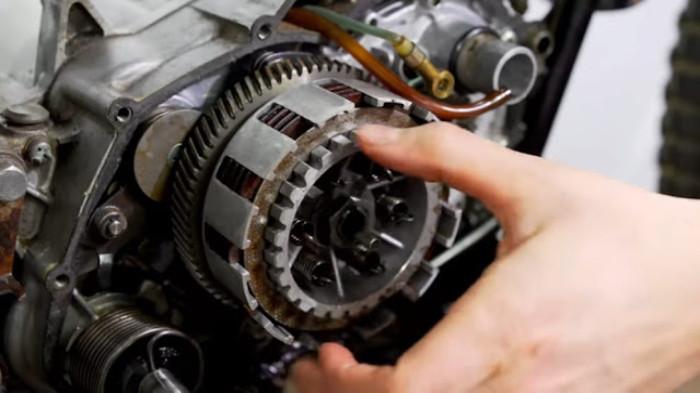 Memperpendek Umur Komponen Mesin