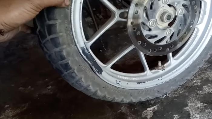 Pelek yang Tidak Rata, Bengkok, atau Berkarat