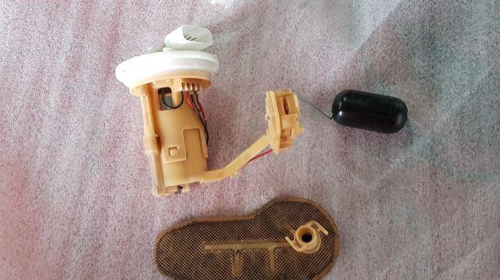 Ilustrasi fuel pump motor yang rusak karena sering membiarkan tangki motor kosong. (gridoto.com)