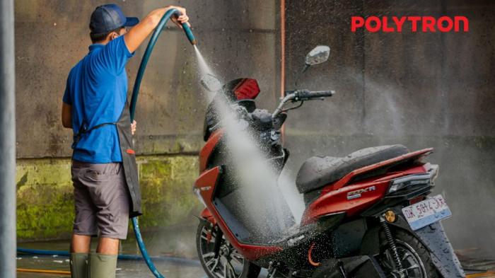 Ilustrasi menyemperot dengan air bertekanan tinggi. (polytron.co.id)