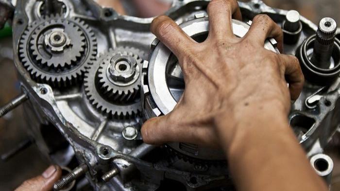 Ilustrasi mesin motor. (shutterstock.com)