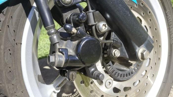 Ilustrasi rem motor yang mengalami overheat. (gridoto.com)