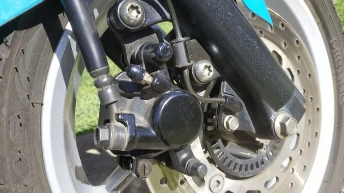 Ilustrasi rem motor yang mengalami overheat. (gridoto.com)