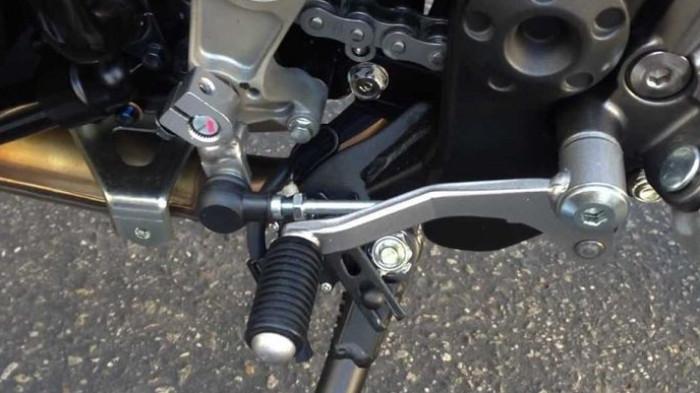 Ilustrasi tuas gigi pada motor kopling. (yamahamu.co.id)