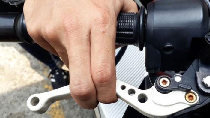 Ilustrasi tuas rem bergetar. (gridoto.com)