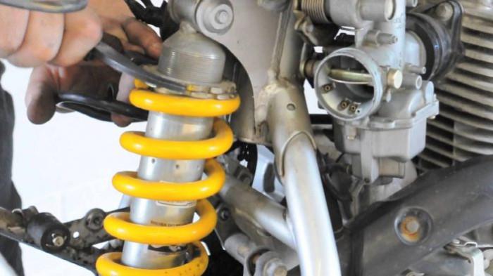 6 Panduan Praktis Menyetel Preload Suspensi Motor Sesuai Kebutuhan Berkendara