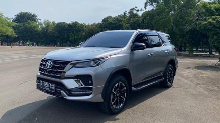 Cek Daftar Harga Mobil Bekas Toyota Fortuner Tahun 2023 per September 2025
