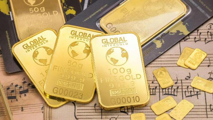 Ilustrasi investasi emas apkah lebih diuntungkan dalam perekonomian saat ini. (pexels.com)