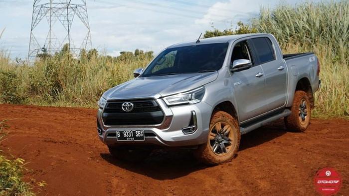 Cek Daftar Harga Mobil Bekas Toyota Hilux Double Cabin 2022 per Februari 2026