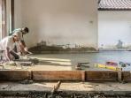 4 Teknik Menaikkan Lantai Rumah yang Sudah Jadi, Cocok untuk Daerah Rawan Banjir
