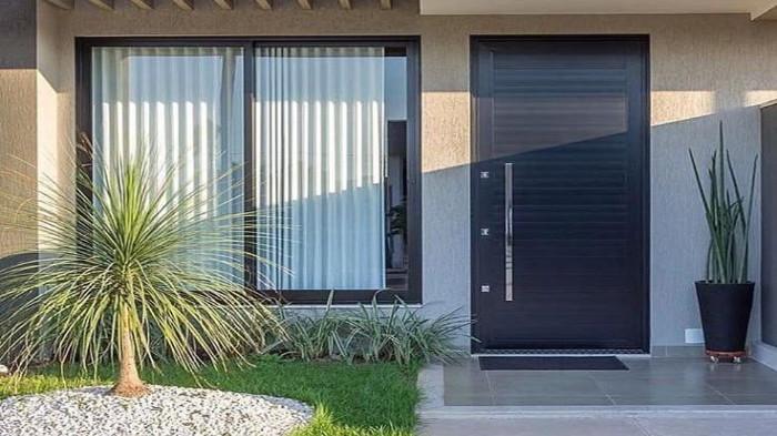 5 Cara Menentukan Letak Pintu Rumah agar Nyaman dan Fungsional