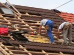 5 Risiko Renovasi Atap Saat Rumah Masih Ditempati