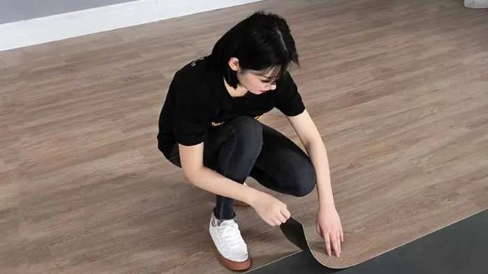 5 Tips Memasang Stiker Lantai agar Awet dan Tahan Lama