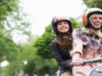 8 Langkah Aman Belajar Naik Motor untuk Wanita